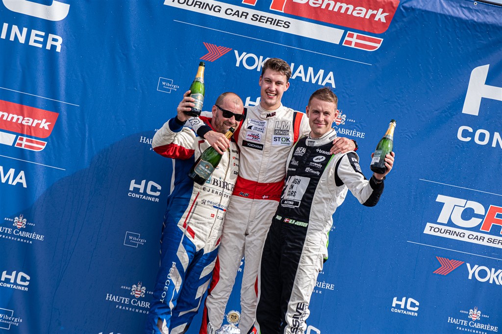 Nicolai Sylvest øverst på podiet.
(Foto: Kim Gripping - TCR Denmark)